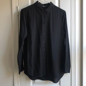 Black women’s dress shirt - UNIQLO size S